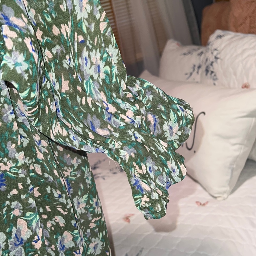 Green floral sheet top - Picture 4 of 6